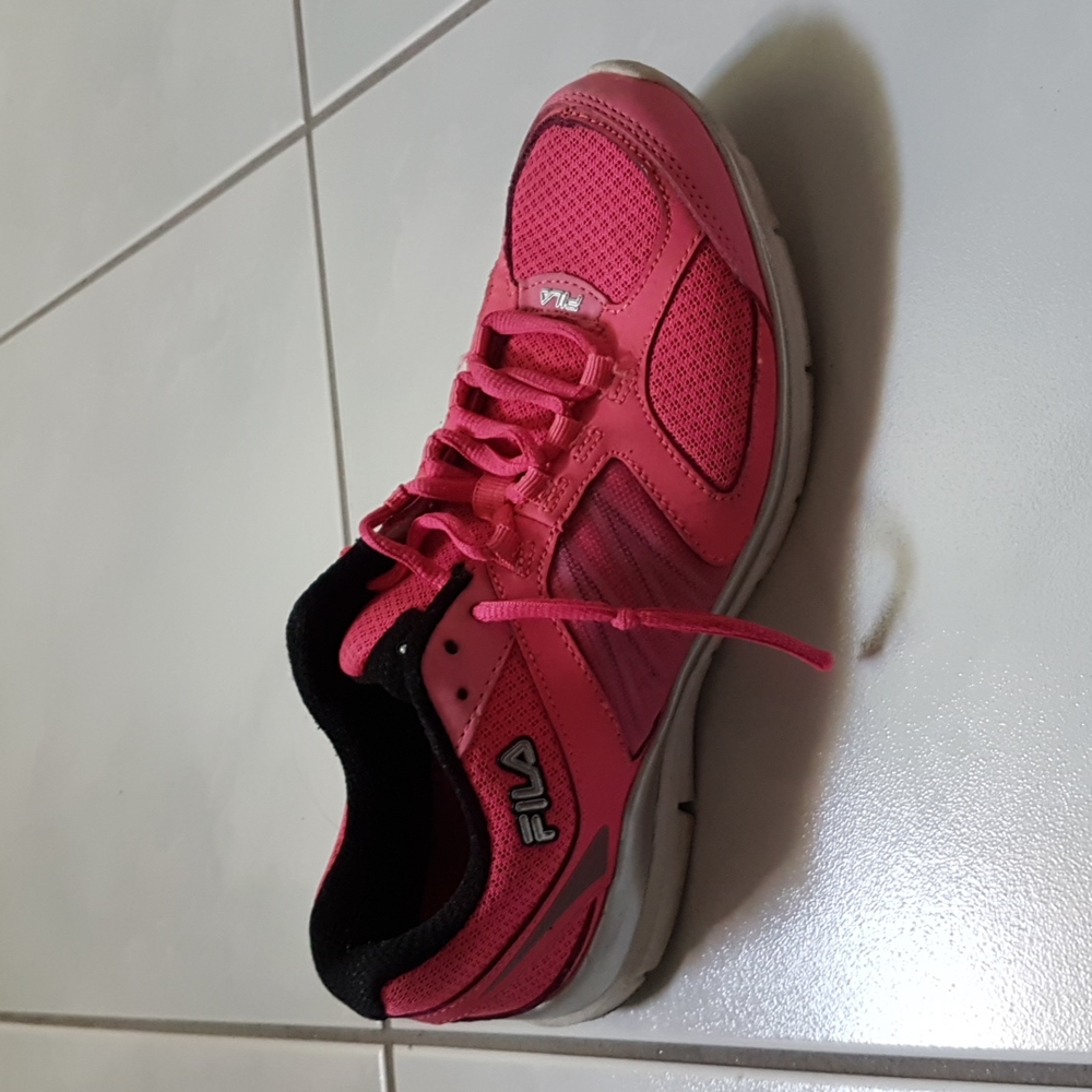 Fila Pink Ribbon Running Shoes - Picture 2 of 6